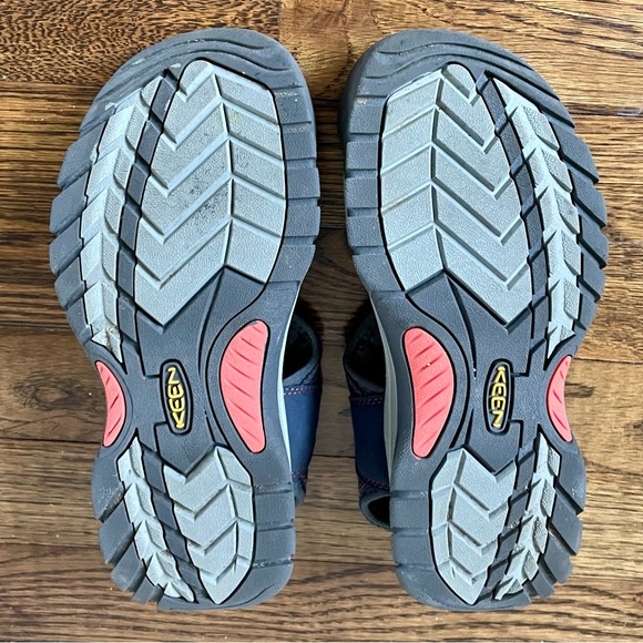 Keen Sandals - Picture 2 of 4